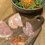 PISOLA - スペイン産8ヶ月熟成生ハム、サラミの盛り合わせ✧︎*。オススメ(ღ✪ｖ✪)