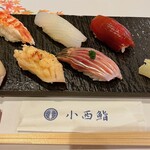 Konishi Zushi - 七味や塩、ネギと生姜を混ぜたもので味付けされているので、醤油は付けずに頂く