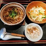 Kuroneko Yoru - 牛肉麺､鶏肉飯､サラダ