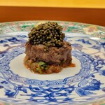 美会 - 山盛りなキャビア。いー感じの塩味。