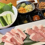 焼肉料理屋 南山 - 