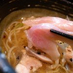 麺心 氣ばりい屋 - 鶏チャーシューはレア仕上げで美味い♪