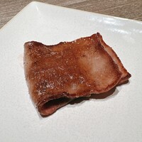 焼肉うしごろ 池袋店 - 秋トリュフと極上タンの包み焼き