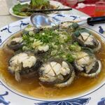 海園活海鮮餐廳 - トコブシの煮込み。
             
            プリっとした鮑の様な美味しい煮込みです。
             