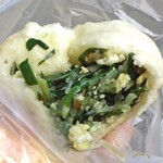 老蔡水煎包 - 韮菜包（食べかけで失礼します）