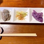 ゆくい処 石だたみ - そして3品、どるわかしー、島らっきょう、紅芋キントン