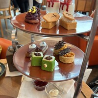 ザ タヴァン グリル＆ラウンジ - 