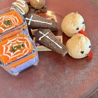 ザ タヴァン グリル＆ラウンジ - 