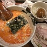ばっこ志 - 鶏白湯スープで作るその手があったか担担麺にチャーシュー味玉トピ(2013/10)