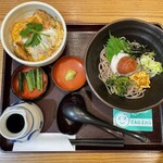 Soji bou - かつ丼と選べる小そばの定食¥1190内 梅おろし選択 蕎麦湯サービスなし うまいが物足りない量だ