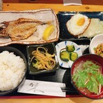 Sumibiyaki Teppan Yaki Makocchan - 港の昼定食