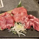 Kanzen Koshitsu Yakiniku Itadaki - 熟成タンの食べ比べ　タンモト・タンナカ・タンシタ