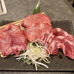 完全個室焼肉ITADAKI - 熟成タンの食べ比べ　タンモト・タンナカ・タンシタ