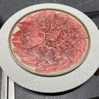 #ヒロキヤ六本木 - Rユッケ　メッチャ卵黄をぶっかけ！