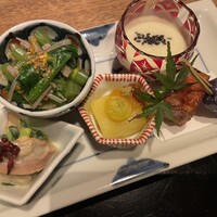和食 了寛 - 前菜　小松菜と菊花のお浸し　薩摩芋の冷製スープ　北寄貝の酢味噌和え　銀杏豆腐　紫芋麩の田楽　烏賊げそのさつま揚げ
