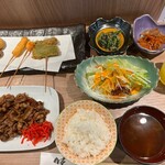 Cafe Dining ICHIFU - 集合写真(上から)…揚げたてのチーズ串を思わず
                      齧ってしまった、の図(￣▽￣;)笑