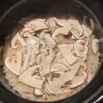 日本焼肉はせ川 別亭 - 松茸と新米の土鍋御飯