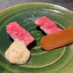 日本焼肉はせ川 別亭 - 神戸牛サーロイン 紀州備長炭焼霜仕上げ 自然薯 唐墨