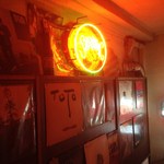 Oasis - H25.10　　　階段途中には、懐かしいアルバムジャケットが