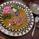 堕楽暮 - 本日のカレー＋イリコ出汁松茸カレー