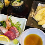 Warayaki To Sushi Ekimae - 