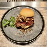 焼肉うしごろ 池袋店 - ヒレカツチーズバーガー