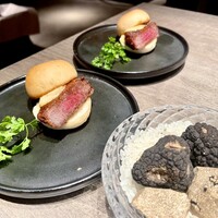 焼肉うしごろ 池袋店 - ヒレカツチーズバーガー
