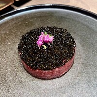 焼肉うしごろ 池袋店 - キャビアと牛肉のタルタル
