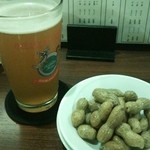 ビアカフェ ホップマン - ビールと落花生のピクルス