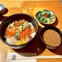 黒尊 - 特選・海鮮バラちらし