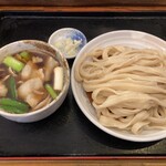 駕籠休み - 肉汁うどん・並(880円)