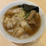 Kurakomachi - ぷりっと海老ワンタン麺。979円。