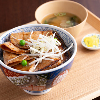 Pork bowl that is carefully grilled one by one. Follow-up puns are also welcome