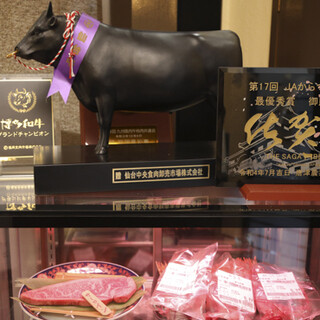 精選肉品的展示櫃，值得您特別關注！