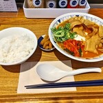 ごちとん - 辛味噌チゲ豚汁定食　968円