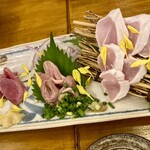 炭焼四季 鳥しるべ - 【’23.9】鶏刺し3種盛　900えん