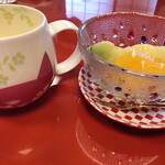 和田金 - お子様、フルーツとコーンスープ