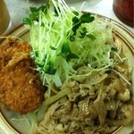 キッチン南海 - 生姜焼きとクリームコロッケライス700円！