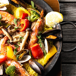 A perfect final meal: a delicious paella that lets you enjoy the full flavor of the ingredients