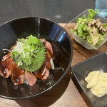 al mare 彩 - ローストビーフ丼とカルボナーラサラダとグリーンサラダ