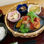 Aihau Sukaseyama - 鹿背山定食  秋鮭のフライ トマトソース