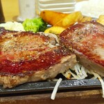 熟成牛ステーキ＆プレミアムハンバーグ Gottie'sBEEF - 