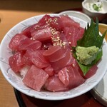 うみまち酒場 さかなさま - 思ったよりサイズは小さいが味の方はまずまずです。テナント料のせいかな。もう少し財布に優しいとありがたい。