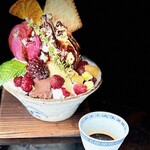 80 ESPRESSO WAKAURABASE - ピスタチオとベリーのパフェ