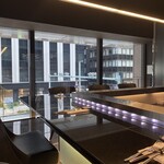 トシ・ヨロイヅカ 東京 - お2階