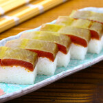 鲣鱼的方形寿司