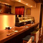 鮨・椿油天ぷら  八木 - カウンターが１番大人の雰囲気が味わえる場所かもしれません。