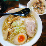 麺喰 - 中華そば《大盛り》ストレート麺＆肉飯