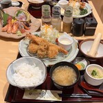 お食事処 楽 - ミックスフライ御膳　¥2,068-