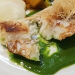 キッチン ブルー グローブ - ひめ鯛の断面